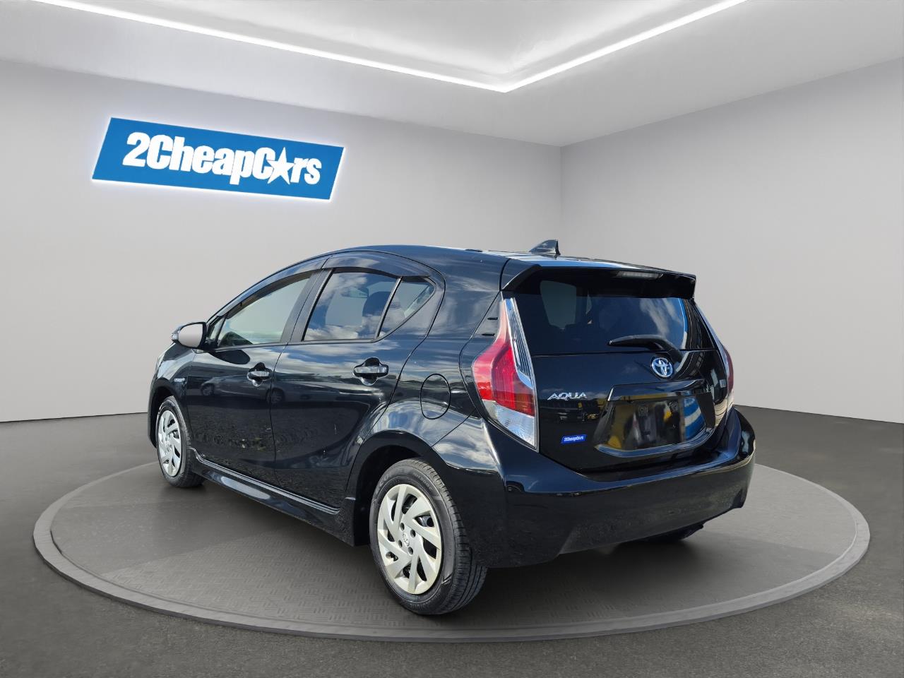 2015 Toyota Aqua Facelift Model G Hatchback HEATED SEATS + CRUISE CONTROL + REVERSING CAMERA