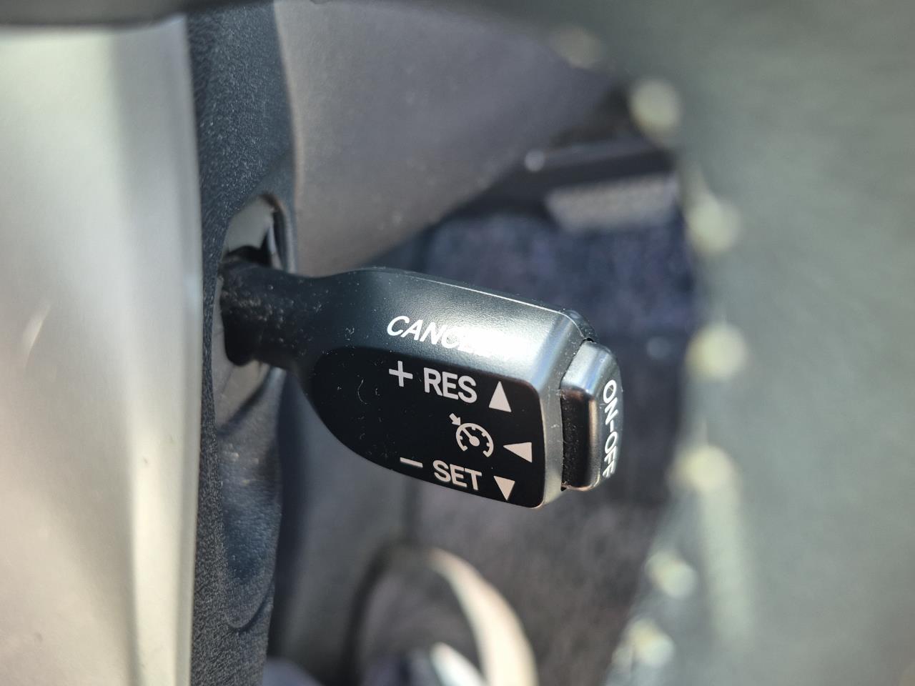 2015 Toyota Aqua Facelift Model G Hatchback HEATED SEATS + CRUISE CONTROL + REVERSING CAMERA