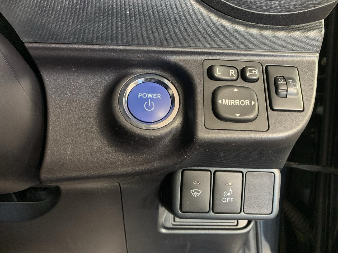 2012 Toyota Aqua G Hatchback REVESING CAMERA + PUSH SRART + AUTO LIGHTS