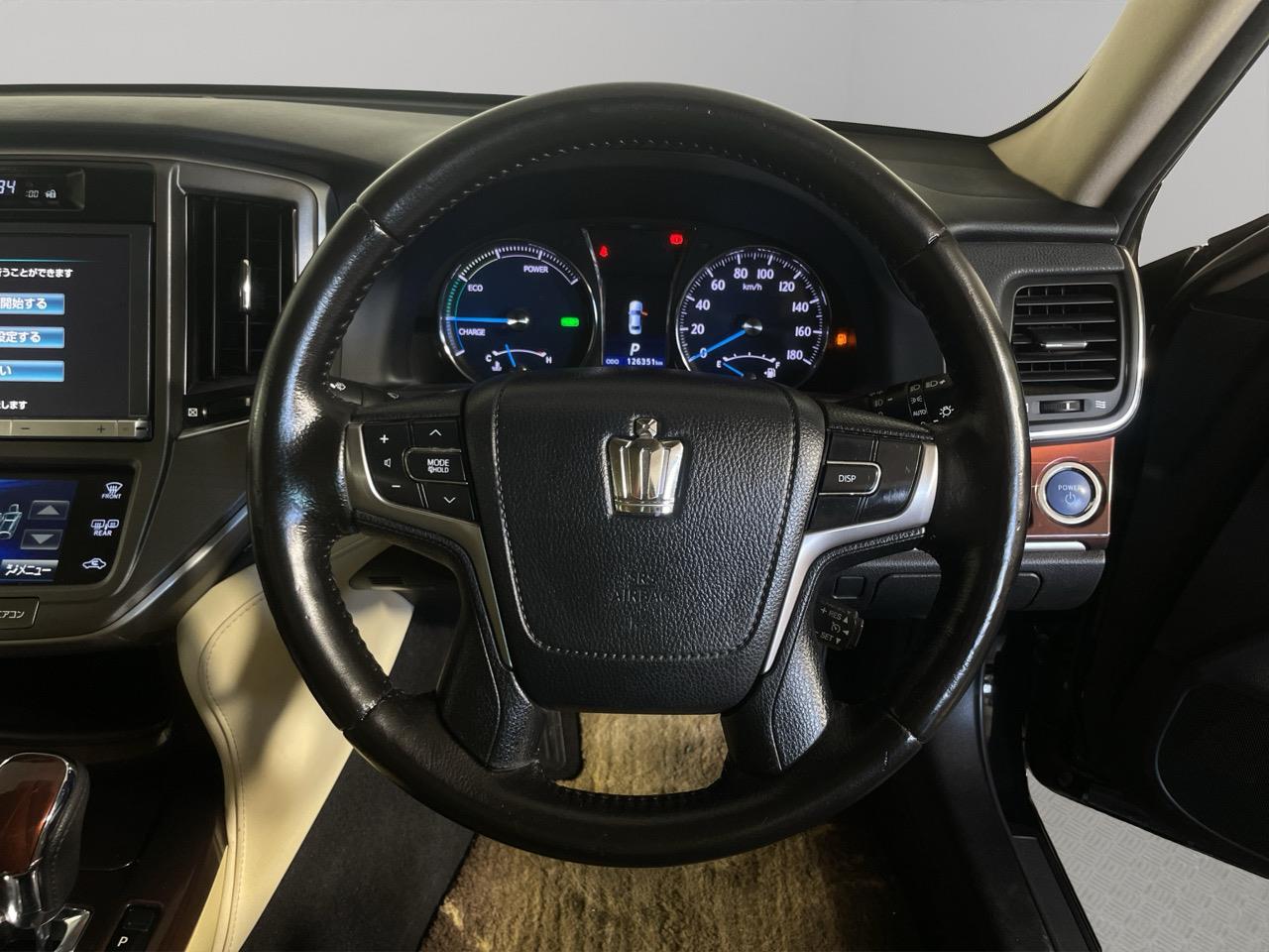 2013 Toyota Crown 2.5 Royal Saloon Sedan CRUISE CONTROL + REVERSING CAMERA + AUTO LIGHTS