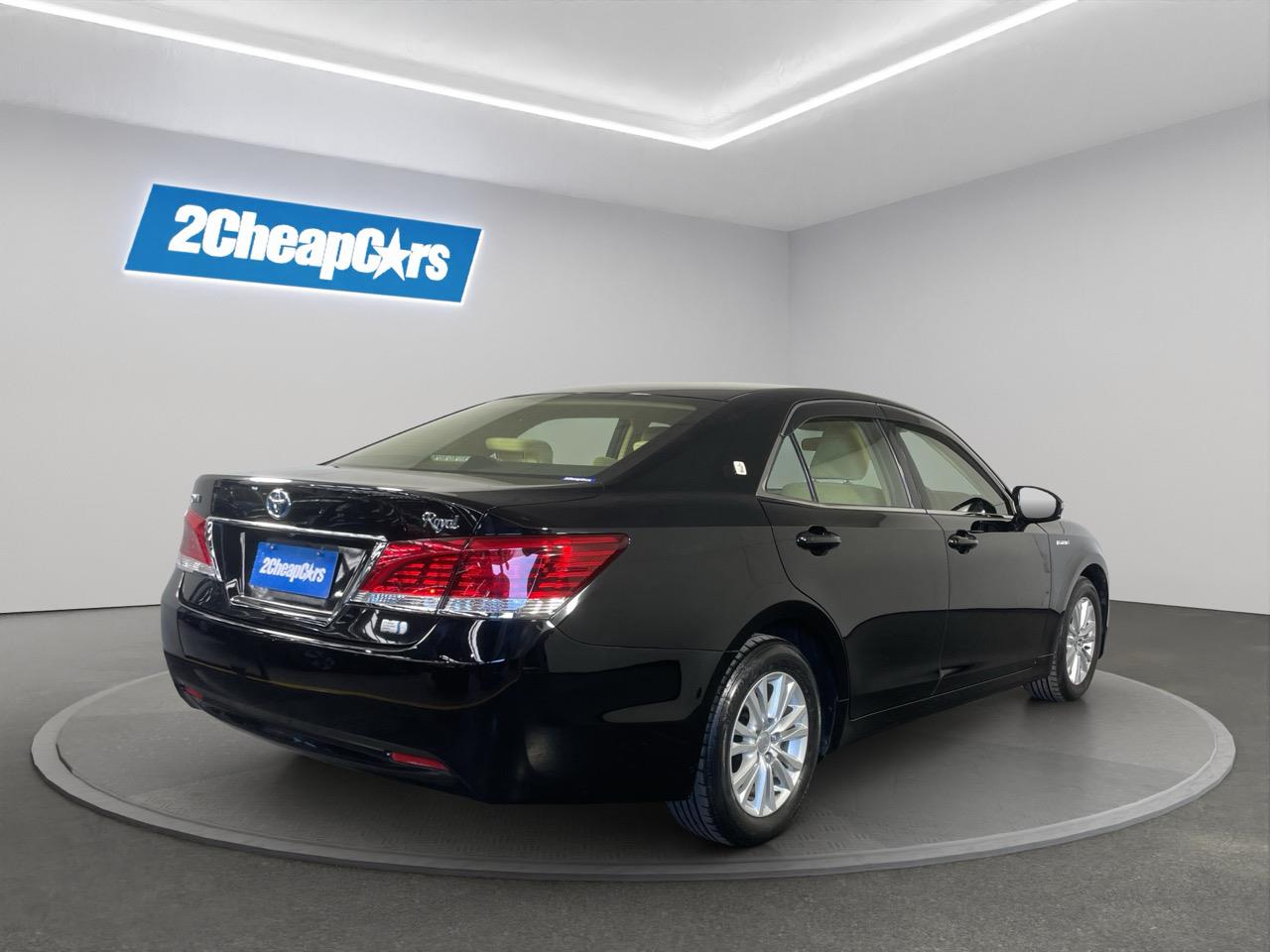 2013 Toyota Crown 2.5 Royal Saloon Sedan CRUISE CONTROL + REVERSING CAMERA + AUTO LIGHTS