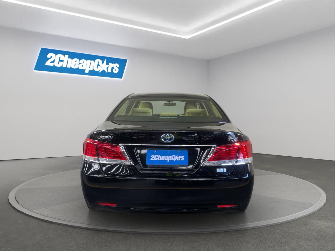 2013 Toyota Crown 2.5 Royal Saloon Sedan CRUISE CONTROL + REVERSING CAMERA + AUTO LIGHTS