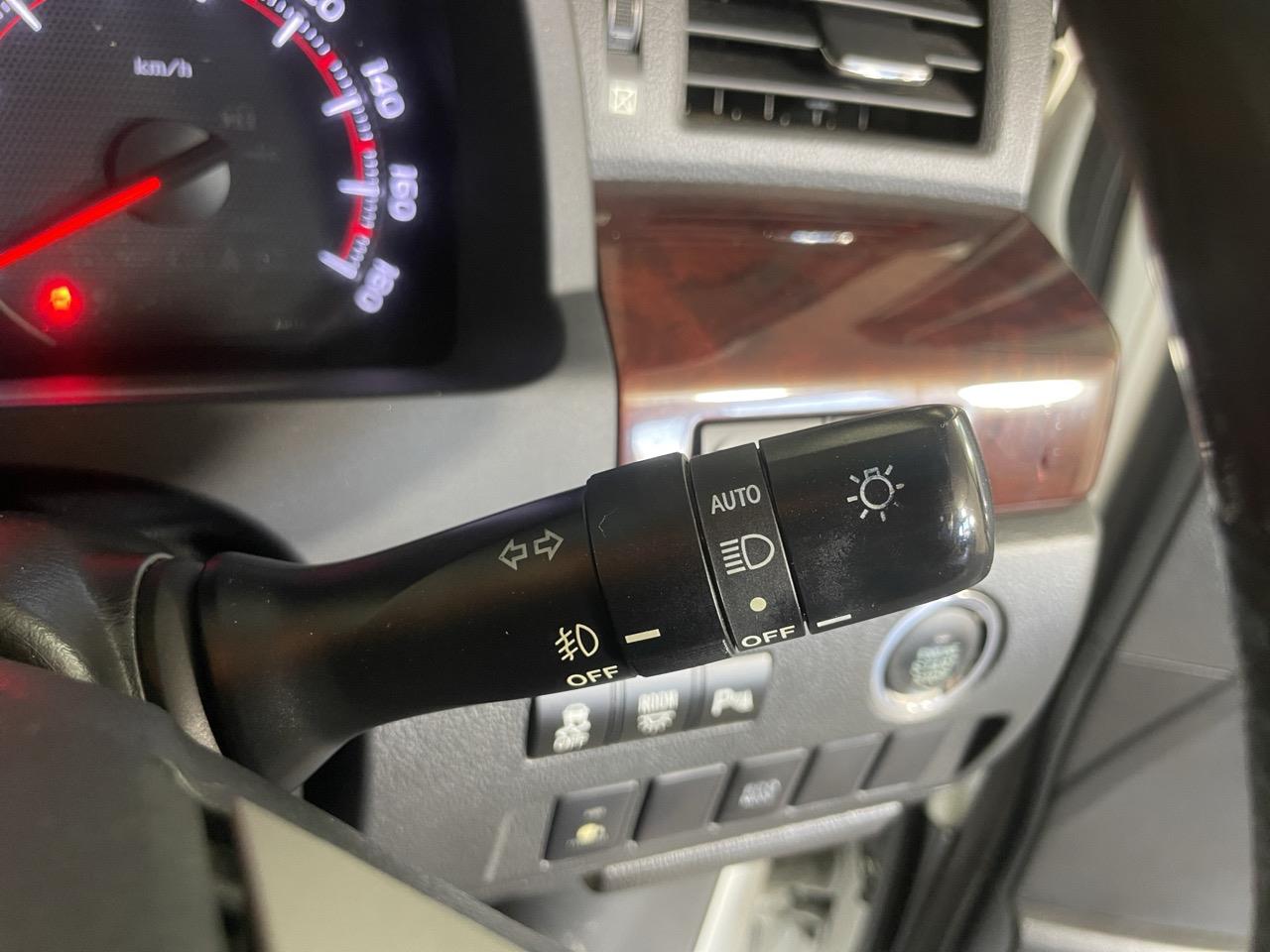 2012 Toyota Vellfire 2.4Z People Mover REVERSING CAMERA + PARKING SENSORS