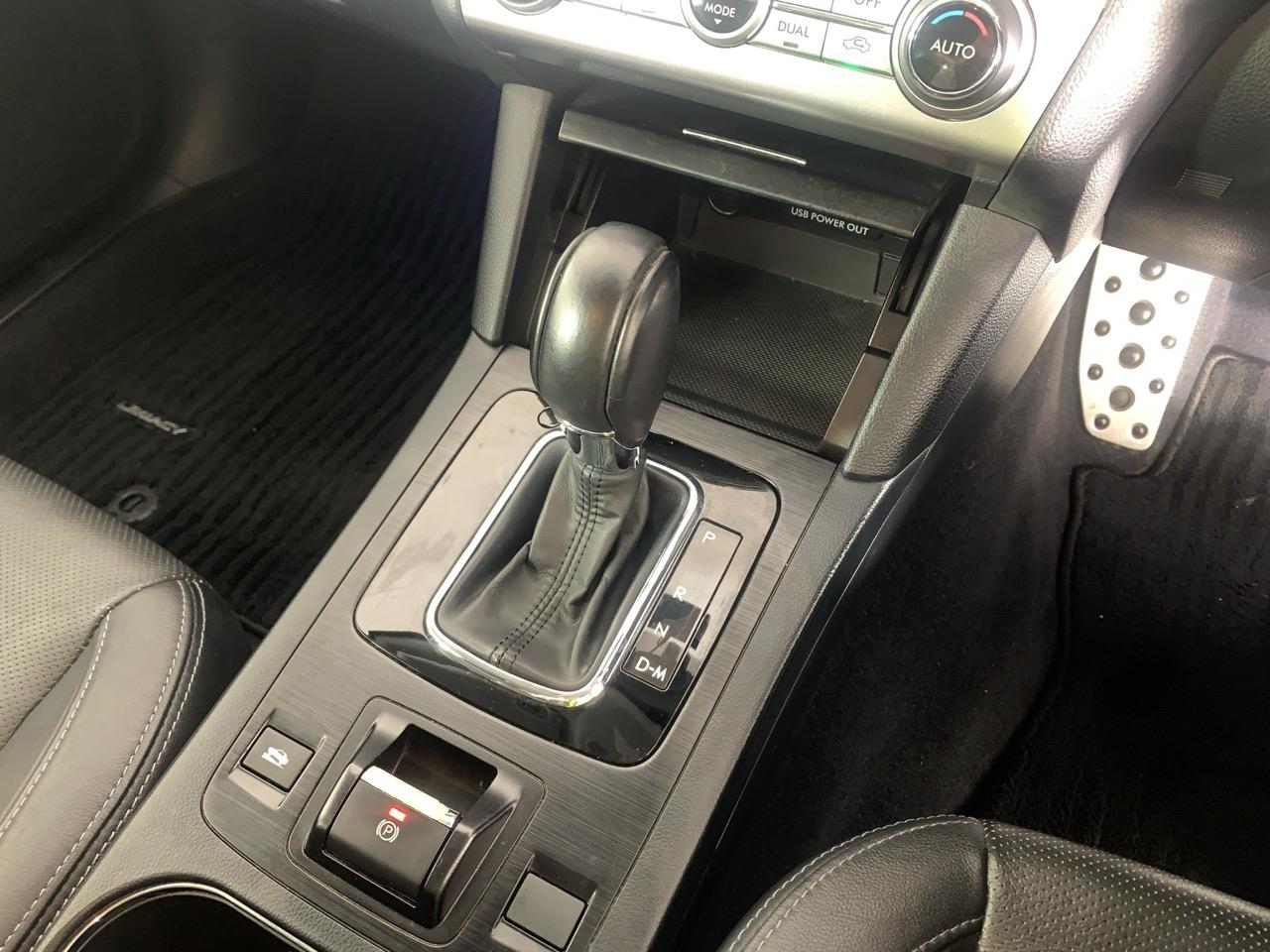 2015 Subaru Legacy B4  2.5i Eye Sight 4WD Sedan AWD + CRUISE CONTROL + AUTO LIGHTS