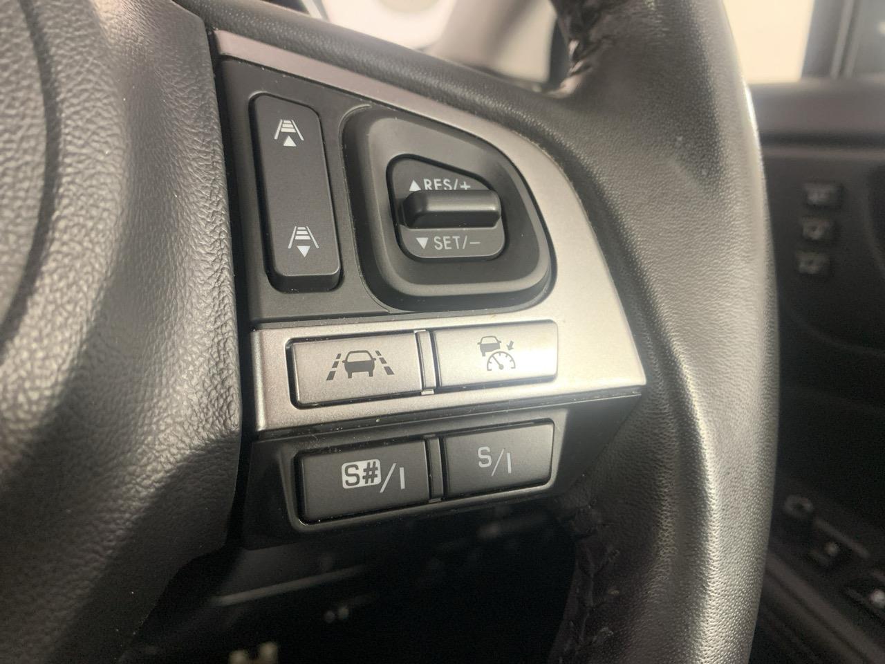 2015 Subaru Legacy B4  2.5i Eye Sight 4WD Sedan AWD + CRUISE CONTROL + AUTO LIGHTS