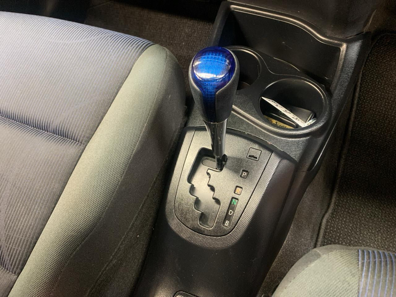 2015 Toyota Aqua Facelift Model S Hatchback PUSH BUTTON START + AUTO LIGHTS + REVERSING CAMERA