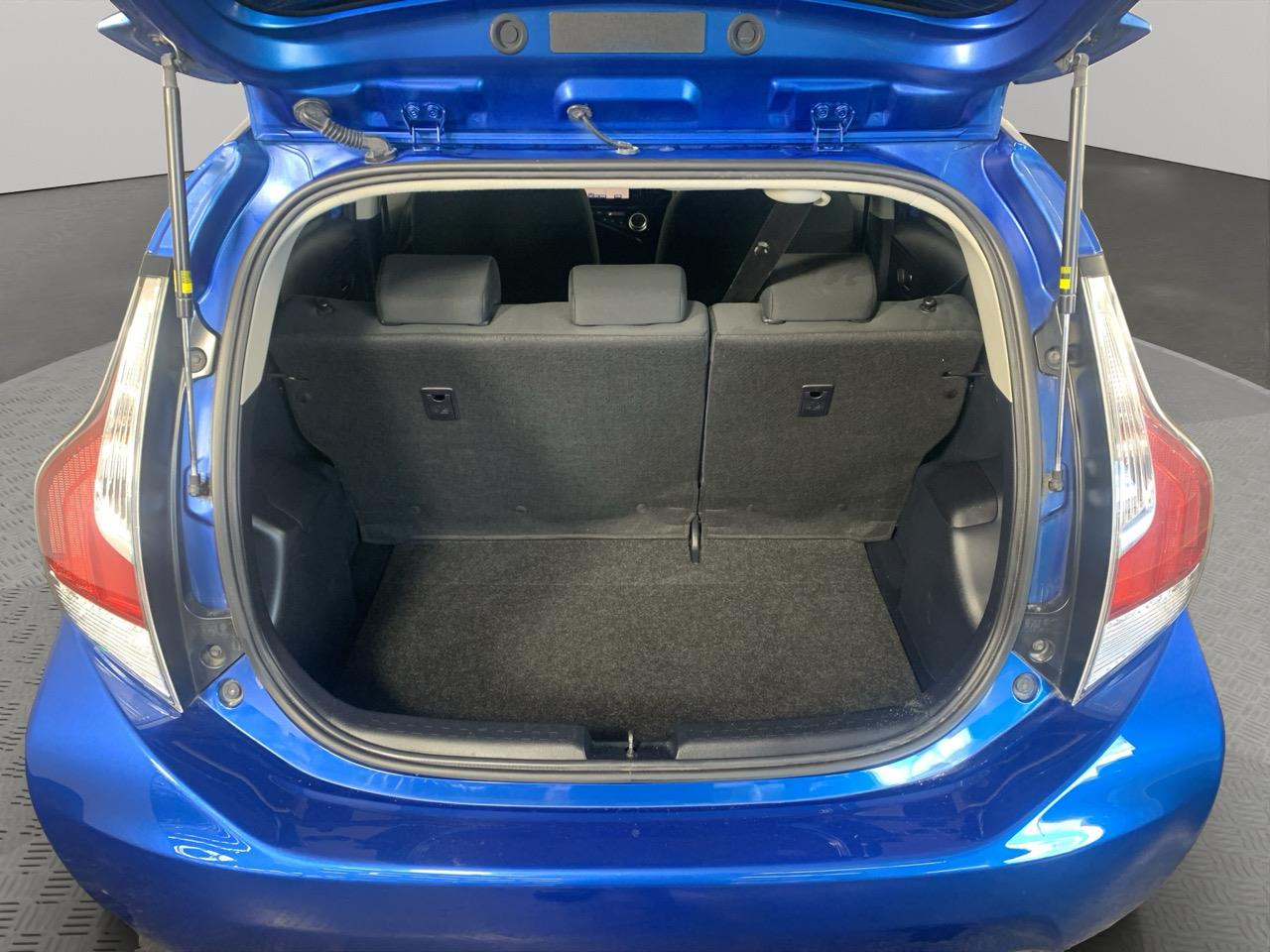 2015 Toyota Aqua Facelift Model S Hatchback PUSH BUTTON START + AUTO LIGHTS + REVERSING CAMERA