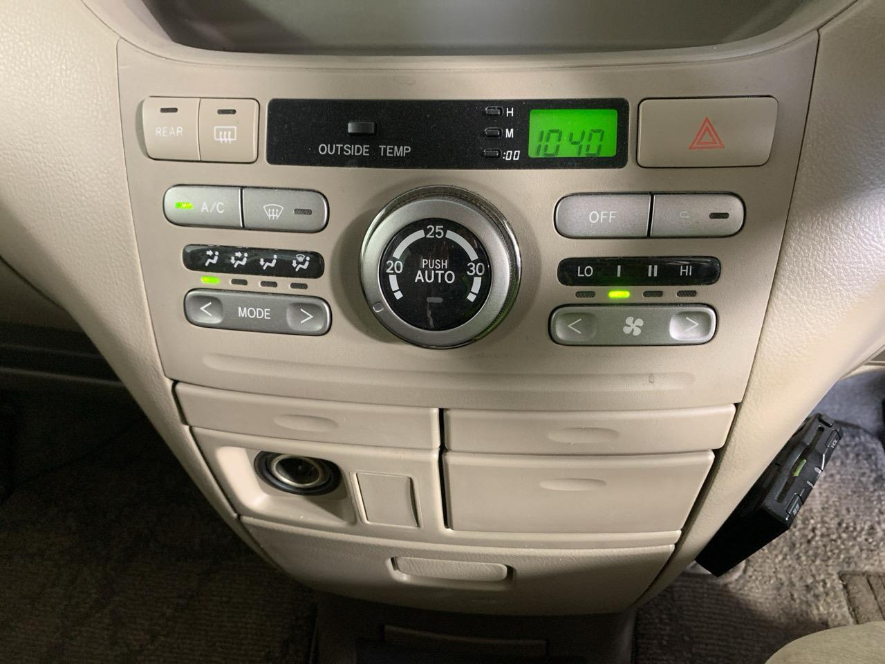 2006 Toyota Noah  People Mover REVERSING CAMERA