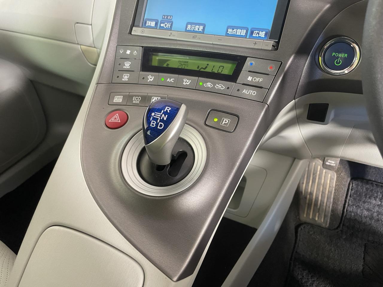 2014 Toyota Prius S Station Wagon LOW KMS + REVERSING CAMERA + AUTO LIGHTS