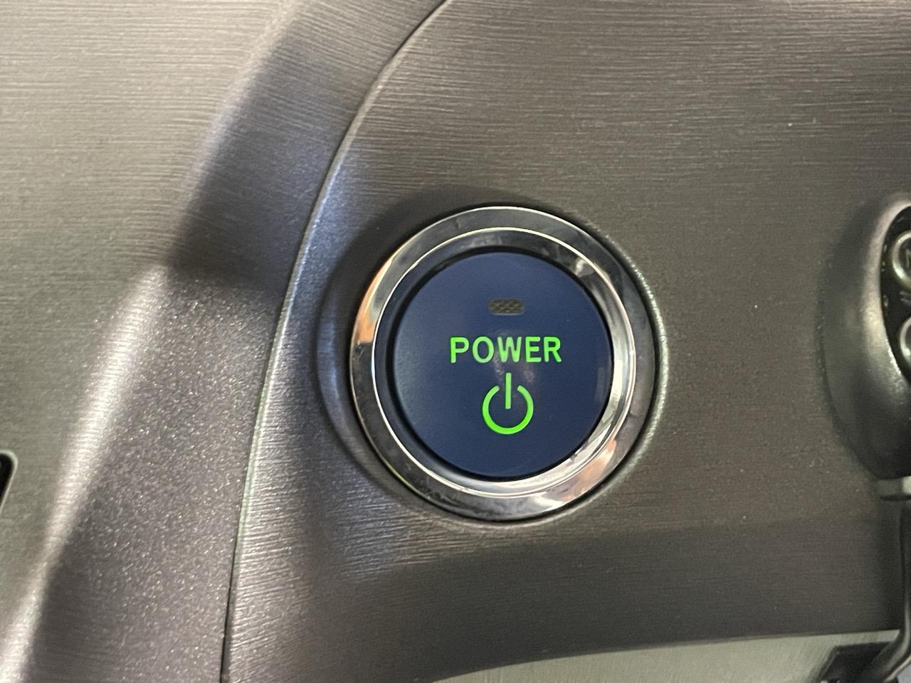 2014 Toyota Prius S Station Wagon LOW KMS + REVERSING CAMERA + AUTO LIGHTS