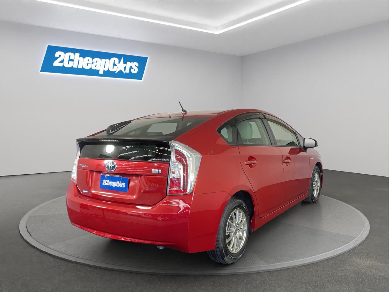 2014 Toyota Prius S Station Wagon LOW KMS + REVERSING CAMERA + AUTO LIGHTS