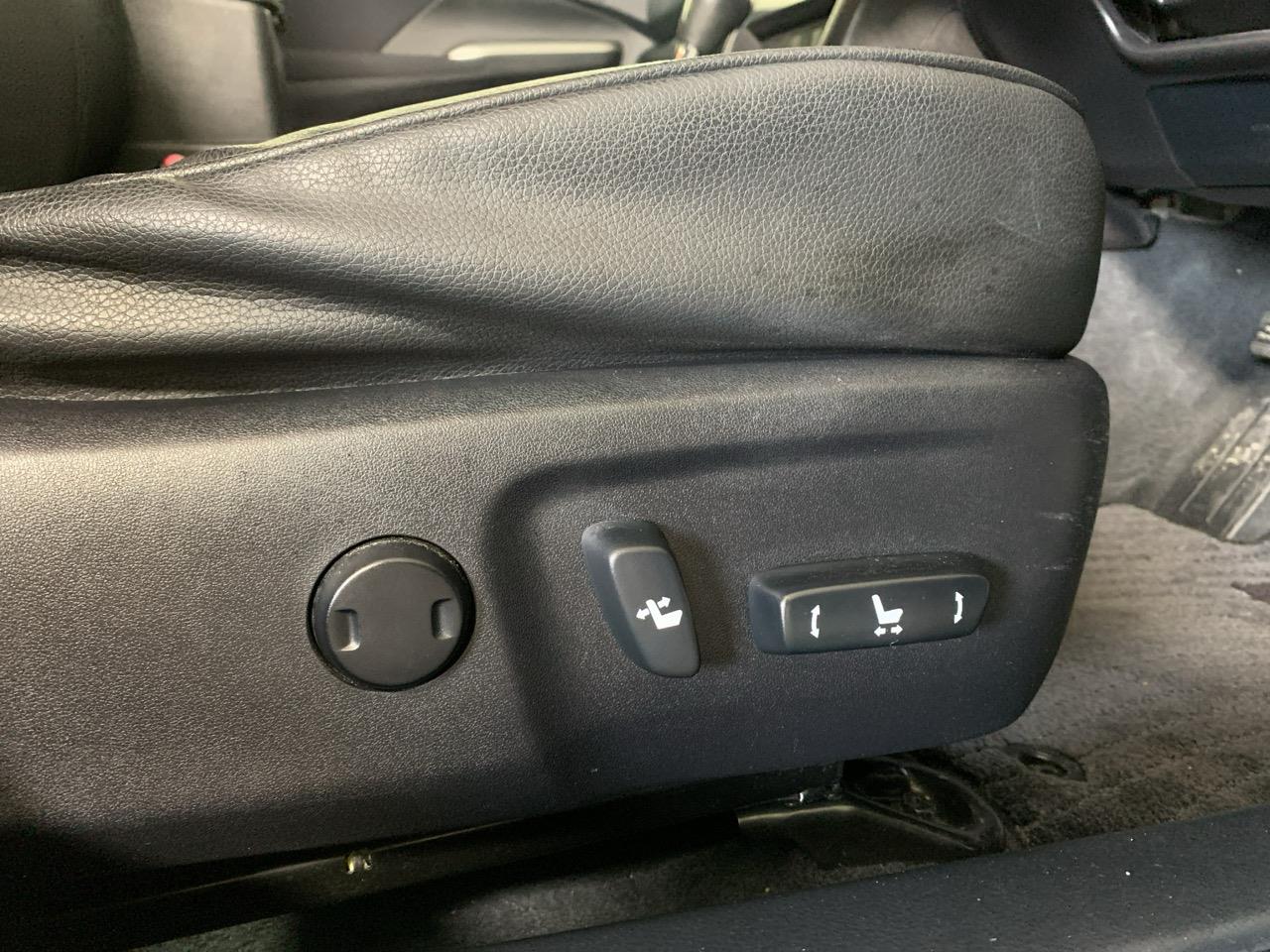 2012 Toyota Camry Hybrid Leather Package Sedan REVESING CAMERA + PUSH SRART + AUTO LIGHTS