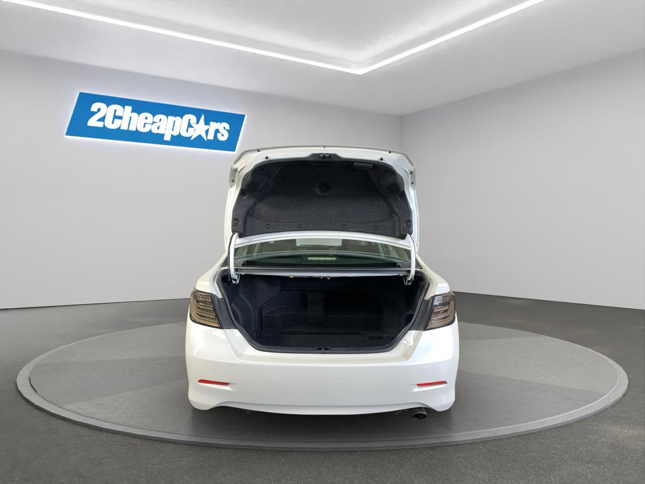 2012 Toyota Camry Hybrid Leather Package Sedan REVESING CAMERA + PUSH SRART + AUTO LIGHTS