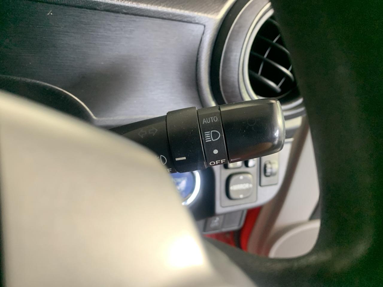 2012 Toyota Aqua S Hatchback PUSH BUTTON START + AUTO LIGHTS + REVERSING CAMERA