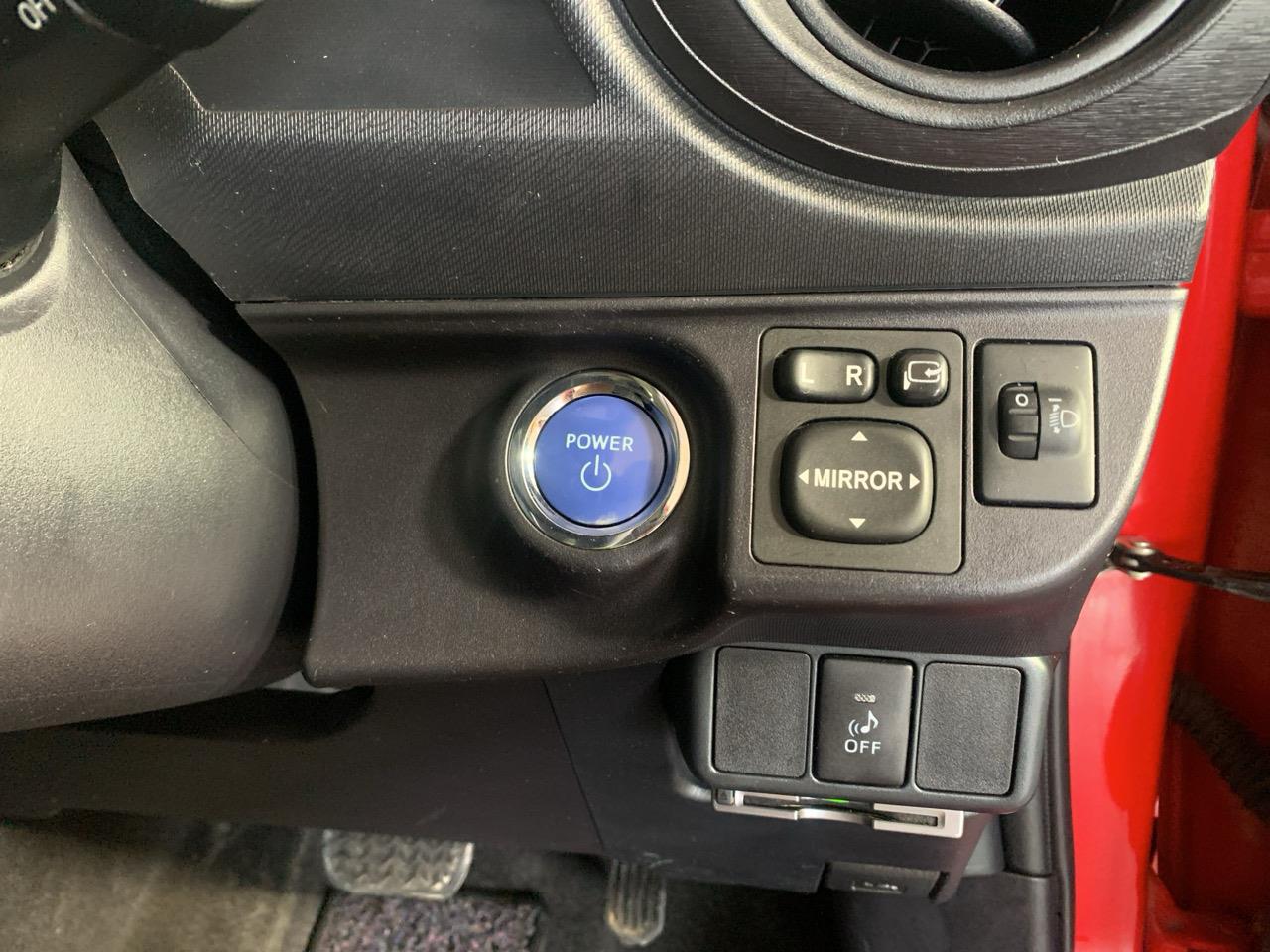 2012 Toyota Aqua S Hatchback PUSH BUTTON START + AUTO LIGHTS + REVERSING CAMERA