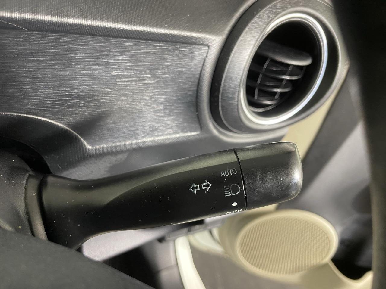 2013 Toyota Aqua G Hatchback AUTO LIGHTS + PUSH BUTTON START + ALLOY WHEELS