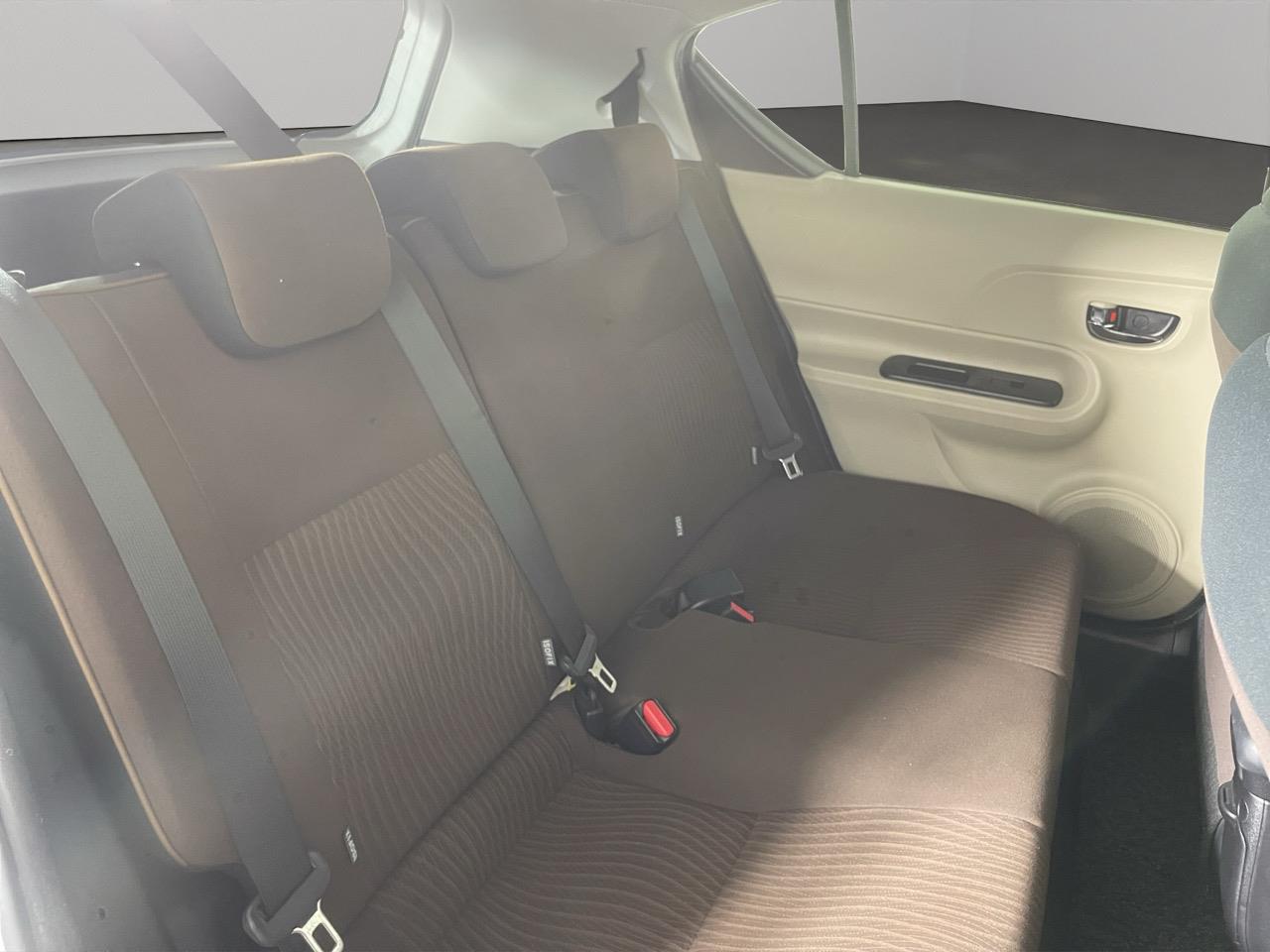 2013 Toyota Aqua G Hatchback AUTO LIGHTS + PUSH BUTTON START + ALLOY WHEELS