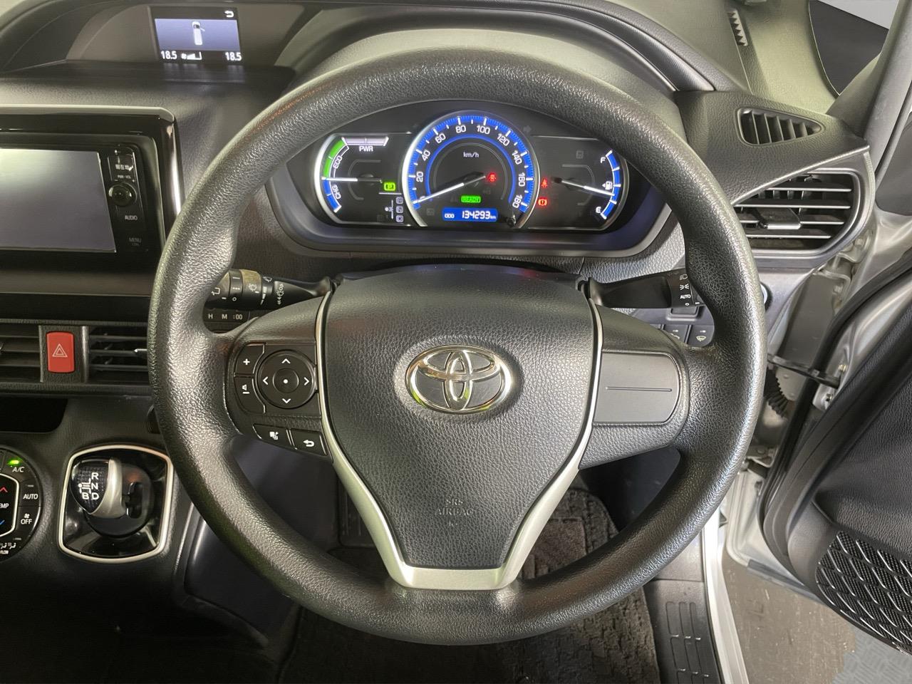 2014 Toyota Noah Hybrid G People Mover REVERSING CAMERA + SMART KEY + POWER SLIDING DOOR