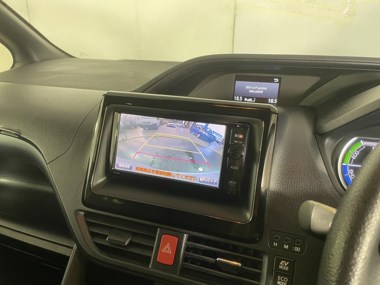 2014 Toyota Noah Hybrid G People Mover REVERSING CAMERA + SMART KEY + POWER SLIDING DOOR