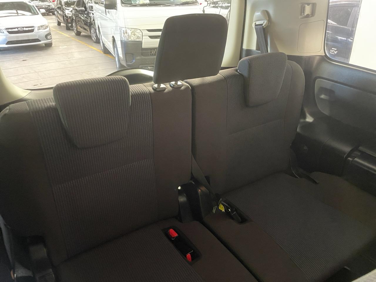 2014 Toyota Noah Hybrid G People Mover REVERSING CAMERA + SMART KEY + POWER SLIDING DOOR