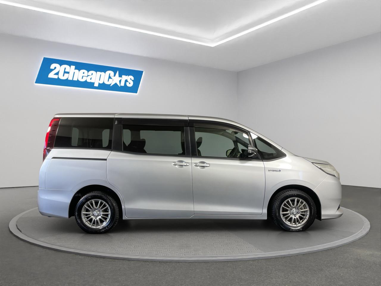 2014 Toyota Noah Hybrid G People Mover REVERSING CAMERA + SMART KEY + POWER SLIDING DOOR