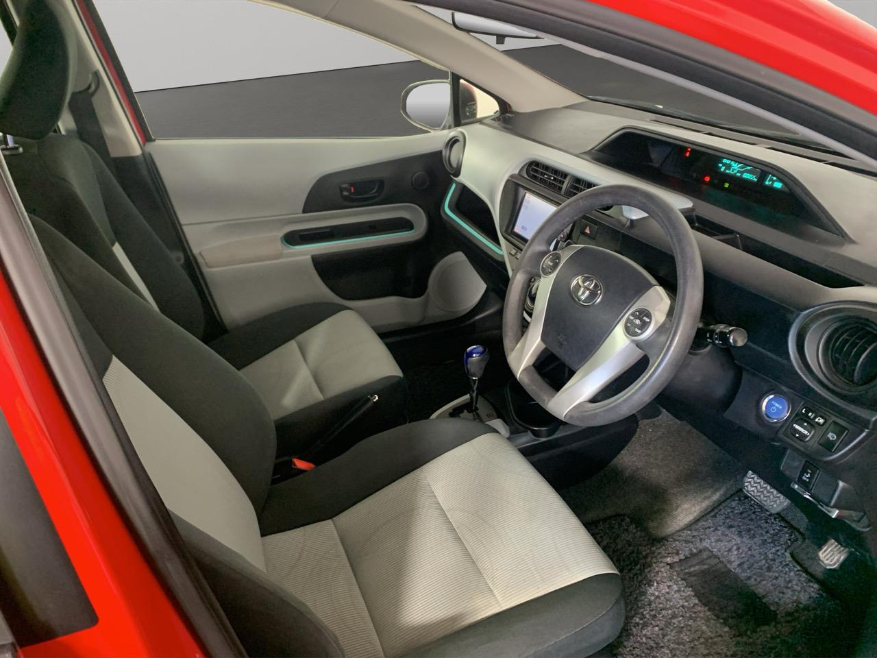 2013 Toyota Aqua G Hatchback REVESING CAMERA + PUSH SRART + AUTO LIGHTS