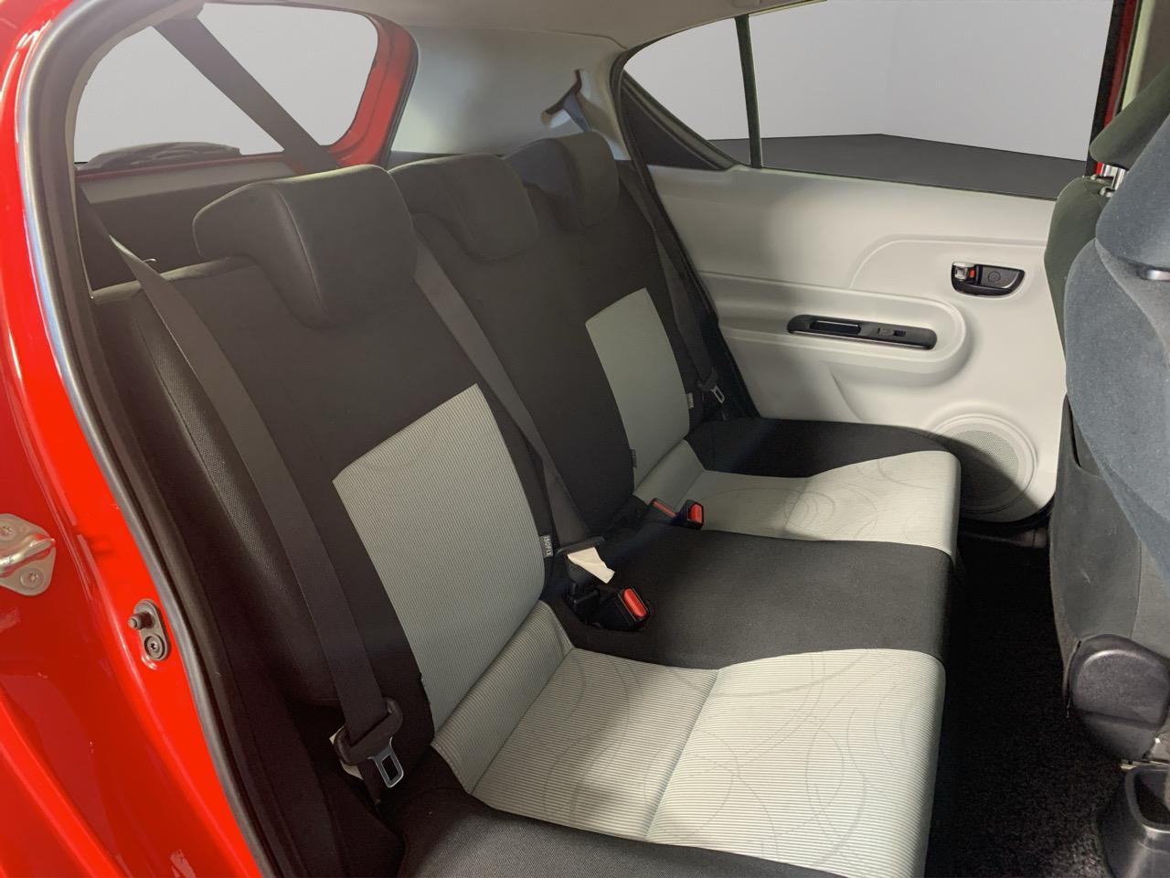 2013 Toyota Aqua G Hatchback REVESING CAMERA + PUSH SRART + AUTO LIGHTS