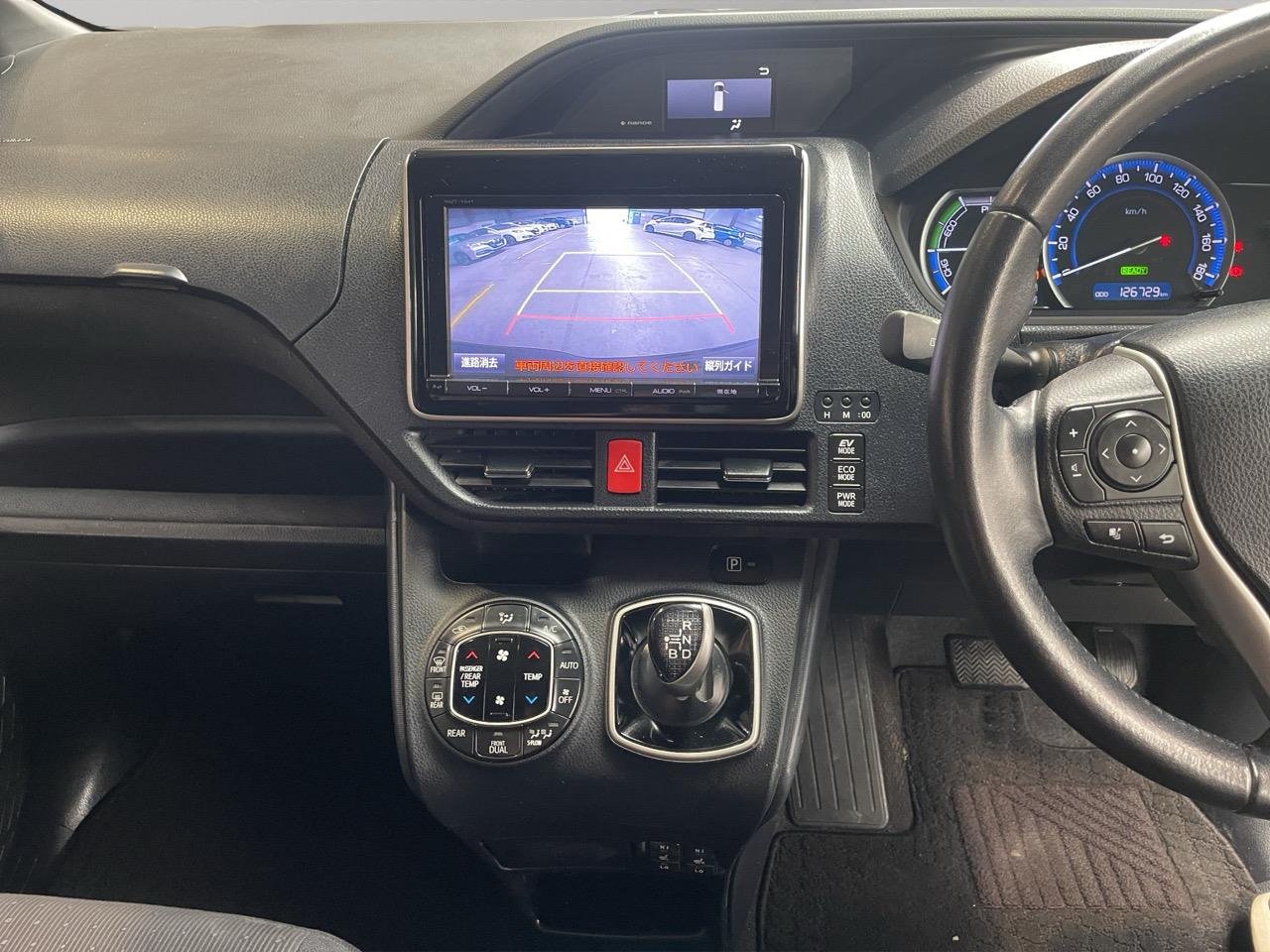 2014 Toyota Noah Hybrid G People Mover HEATED SEATS + REVERSING CAMERA + SMART KEY