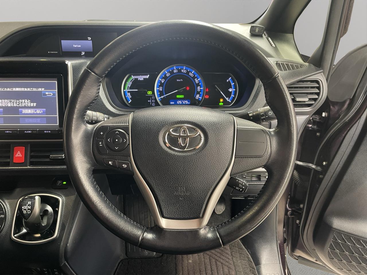 2014 Toyota Noah Hybrid G People Mover HEATED SEATS + REVERSING CAMERA + SMART KEY