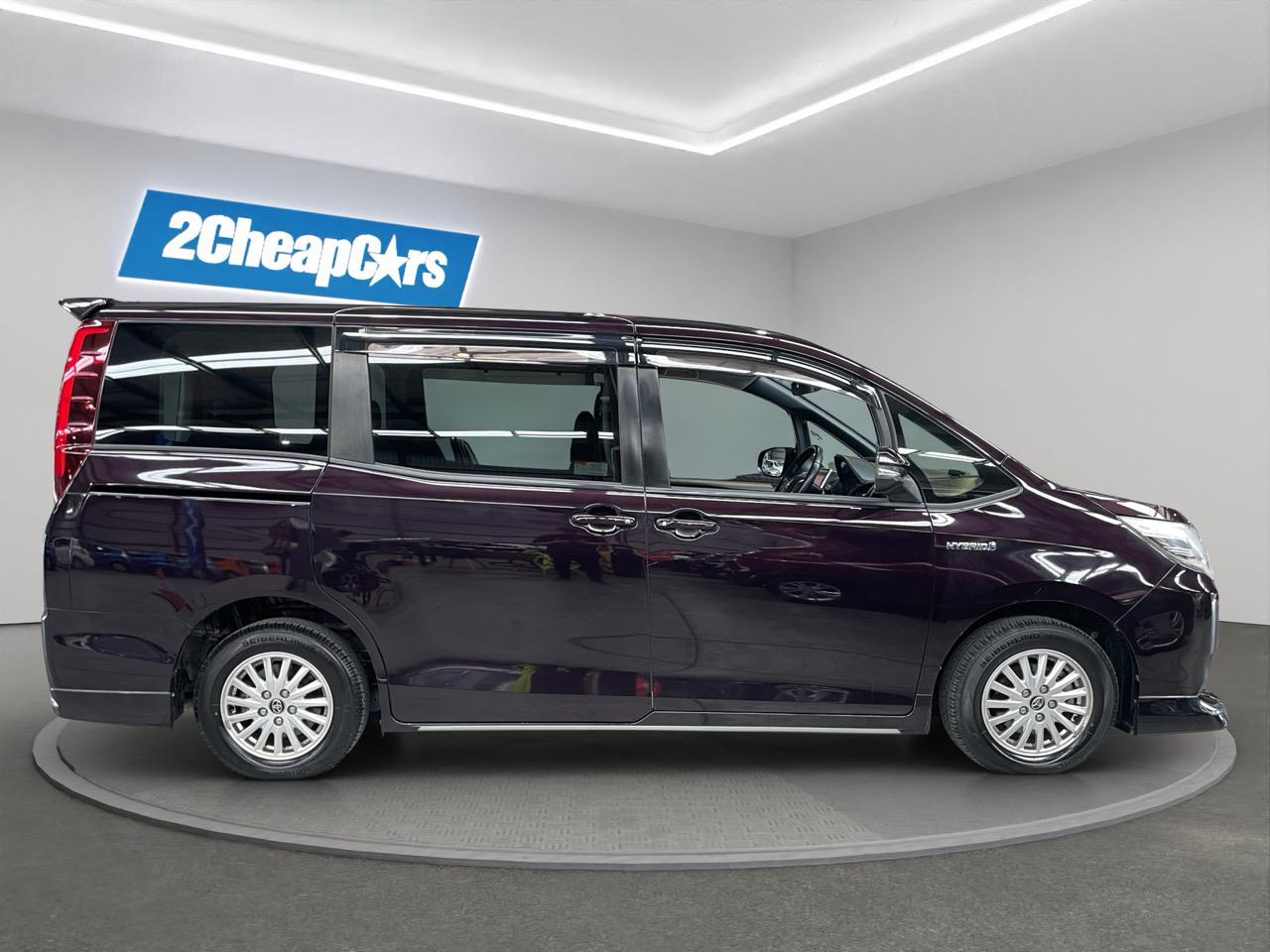 2014 Toyota Noah Hybrid G People Mover HEATED SEATS + REVERSING CAMERA + SMART KEY
