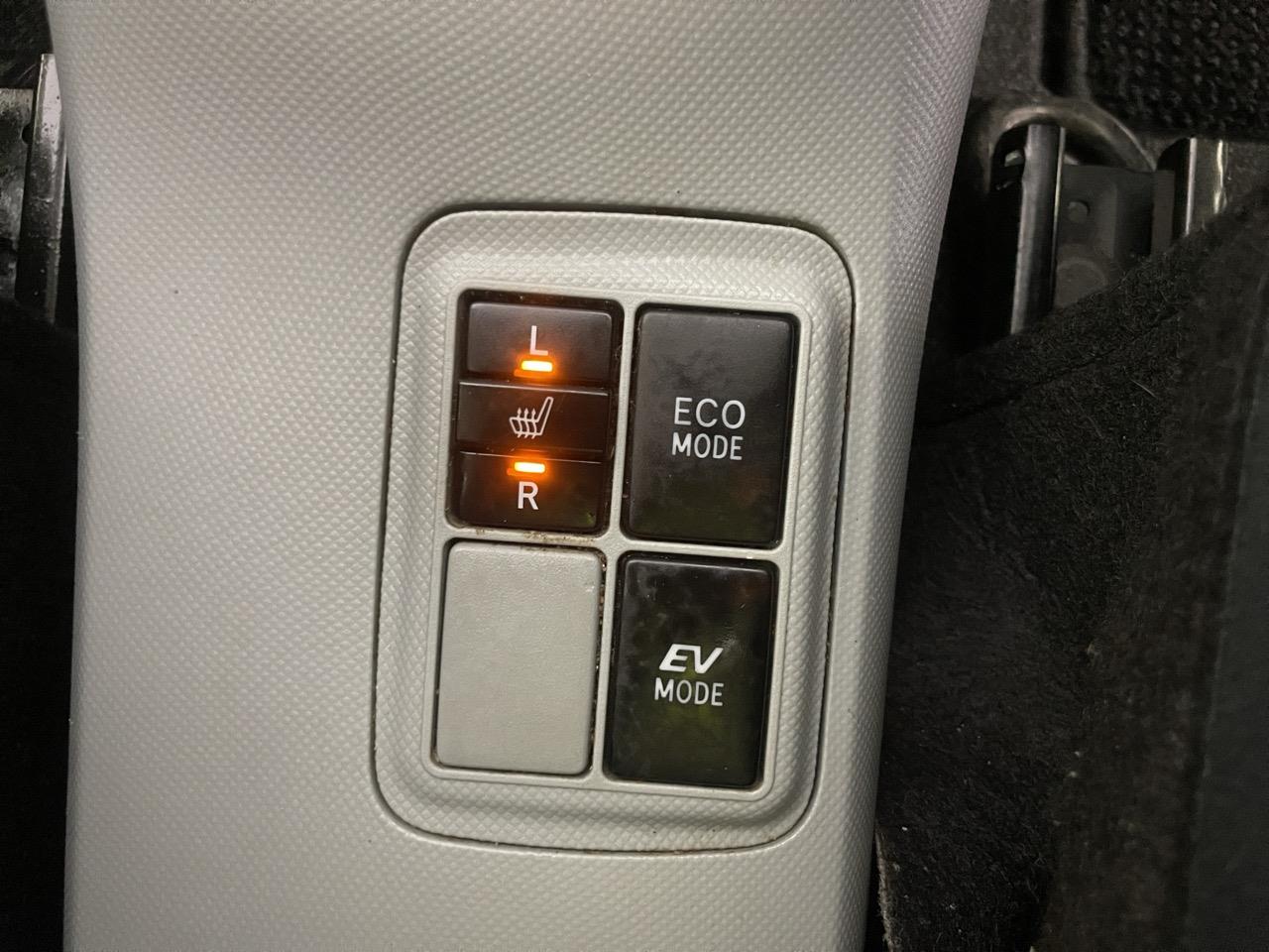 2014 Toyota Aqua S Hatchback REVERSING CAMERA + HEATED SEATS + PUSH START