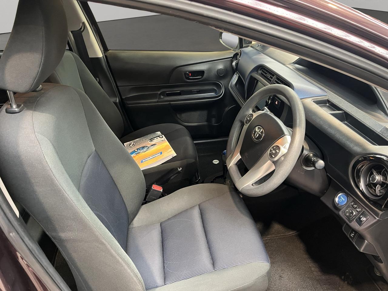 2015 Toyota Aqua Facelift Model S Hatchback PUSH BUTTON START + AUTO LIGHTS + REVERSING CAMERA