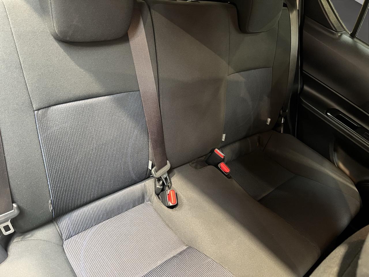 2015 Toyota Aqua Facelift Model S Hatchback PUSH BUTTON START + AUTO LIGHTS + REVERSING CAMERA