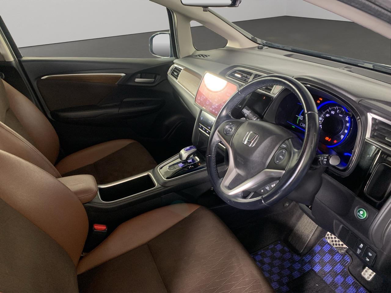 2016 Honda Shuttle HYBRID Station Wagon REVERSING CAMERA + PUSH START + AUTO LIGHTS