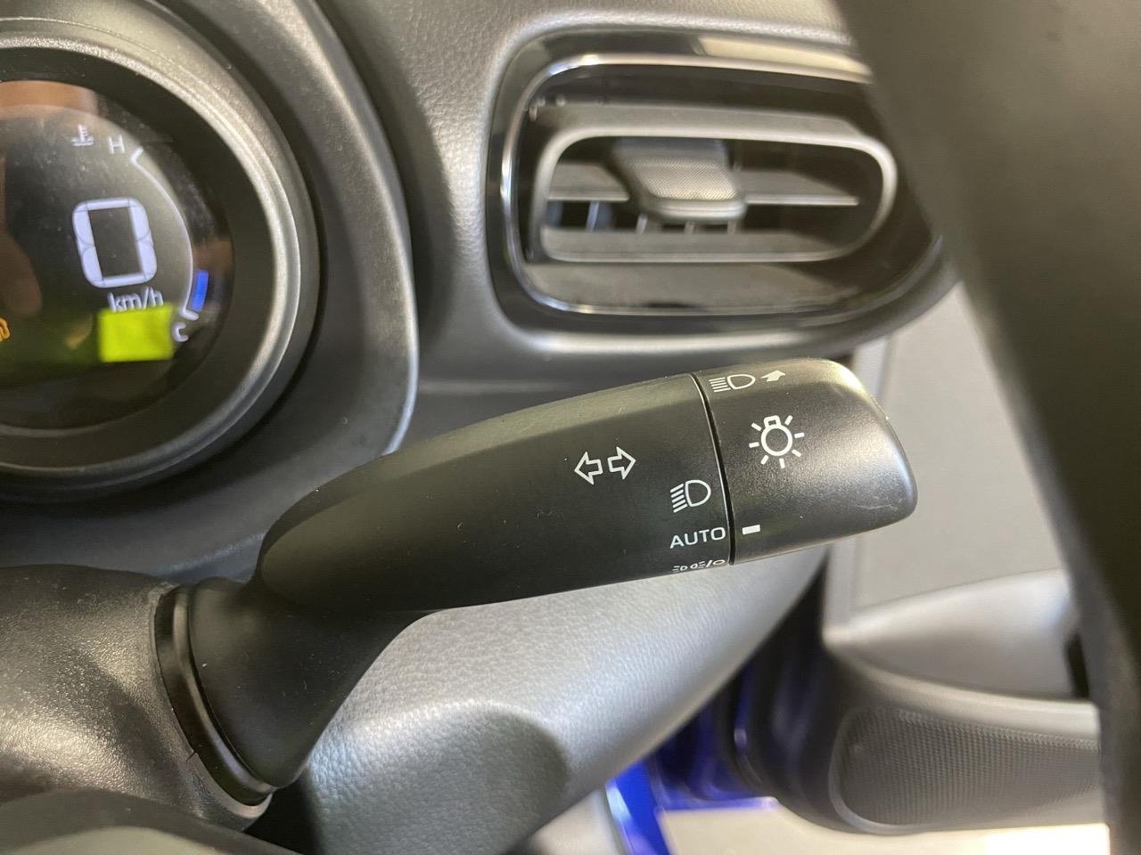 2020 Toyota Yaris Hybrid Late Shape Hatchback NEW SHAPE + REVERSING CAMERA + AUTO LIGHTS