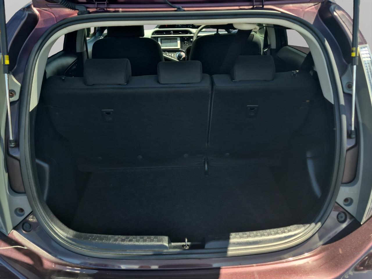 2014 Toyota Aqua S Hatchback PUSH BUTTON START + AUTO LIGHTS + REVERSING CAMERA