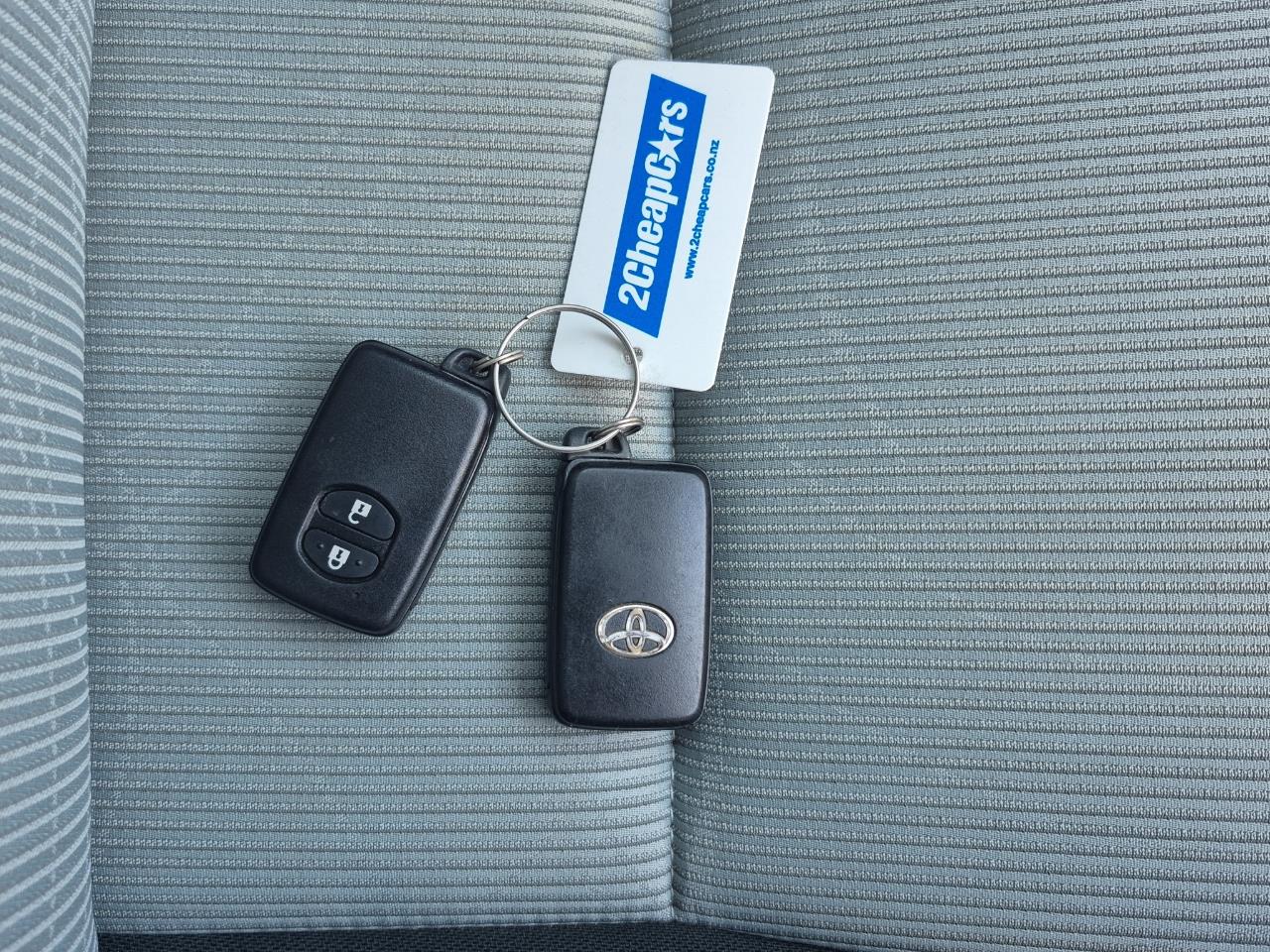 2014 Toyota Aqua S Hatchback PUSH BUTTON START + AUTO LIGHTS + REVERSING CAMERA