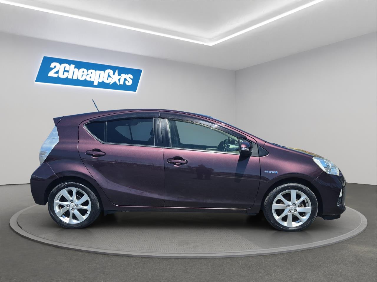 2014 Toyota Aqua S Hatchback PUSH BUTTON START + AUTO LIGHTS + REVERSING CAMERA