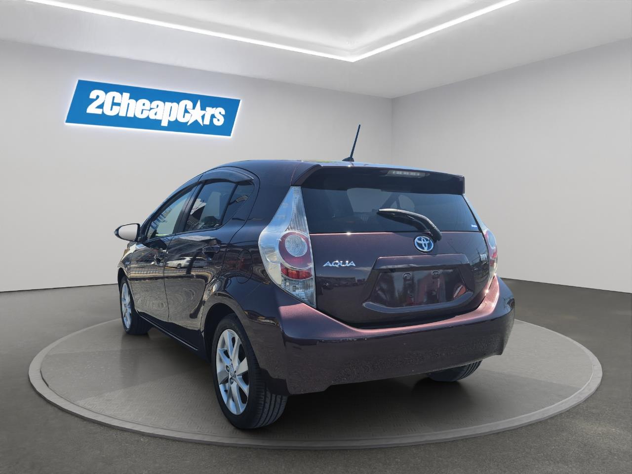2014 Toyota Aqua S Hatchback PUSH BUTTON START + AUTO LIGHTS + REVERSING CAMERA