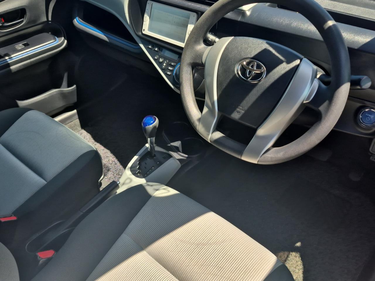 2014 Toyota Aqua S Hatchback PUSH BUTTON START + AUTO LIGHTS + REVERSING CAMERA