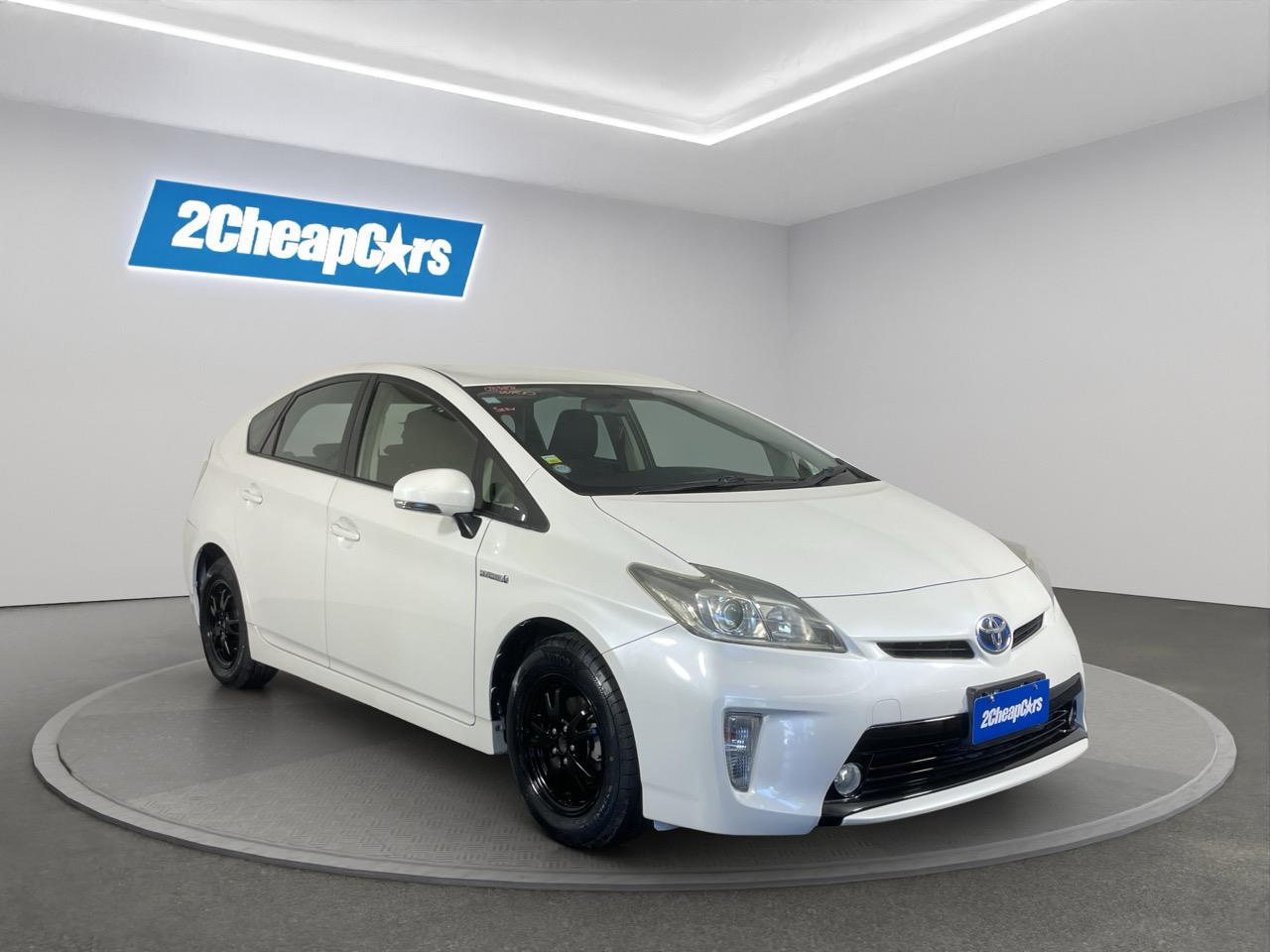 2014 Toyota Prius S Hatchback AUTO LIGHTS + PUSH START