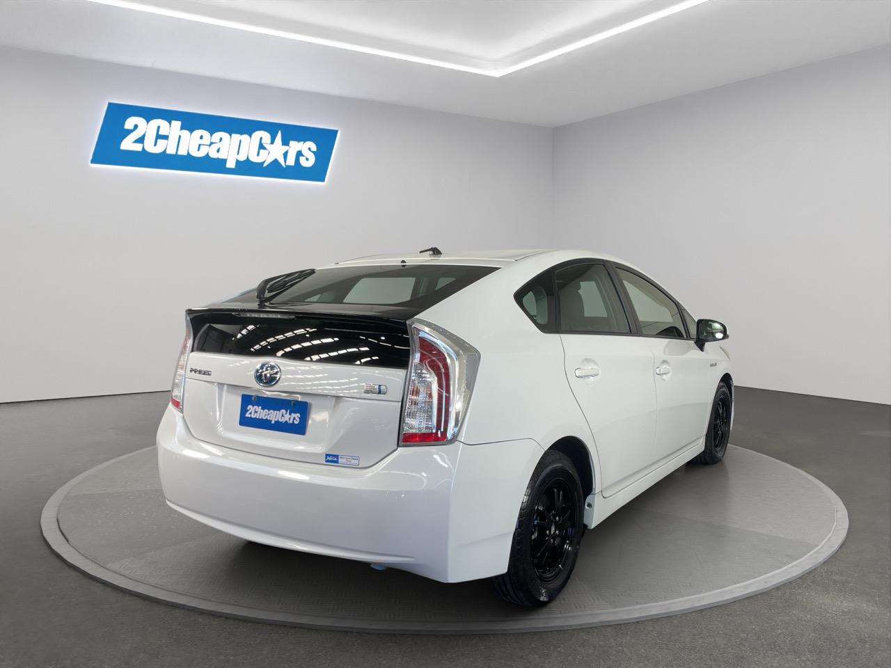2014 Toyota Prius S Hatchback AUTO LIGHTS + PUSH START