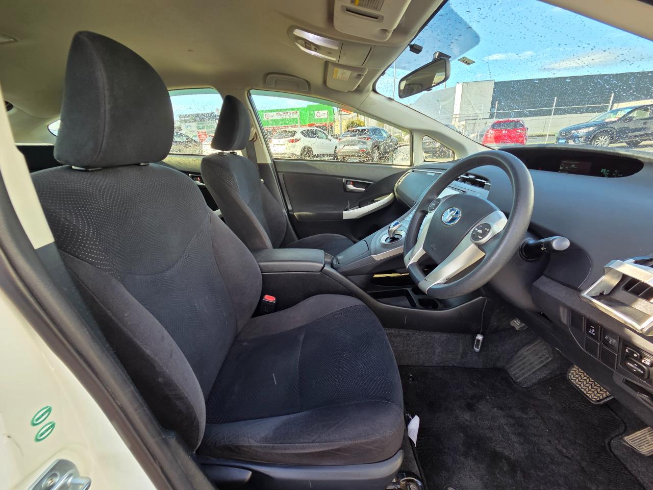 2014 Toyota Prius Hybrid Sedan SMART KEY + REVERSING CAMERA