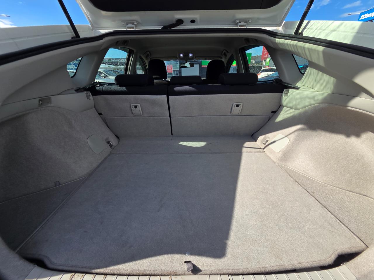 2014 Toyota Prius Hybrid Sedan SMART KEY + REVERSING CAMERA