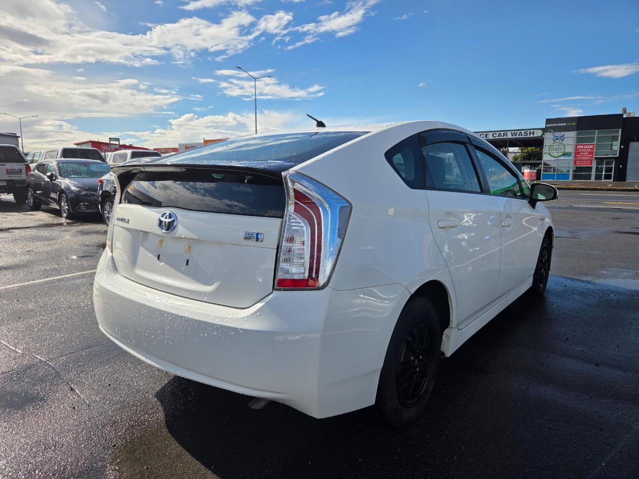 2014 Toyota Prius Hybrid Sedan SMART KEY + REVERSING CAMERA