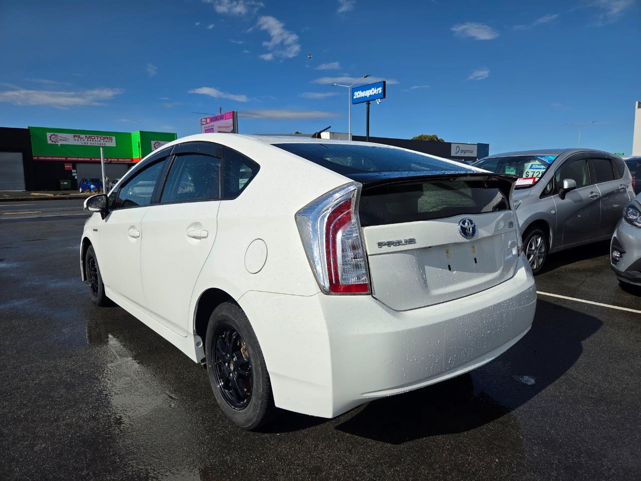 2014 Toyota Prius Hybrid Sedan SMART KEY + REVERSING CAMERA