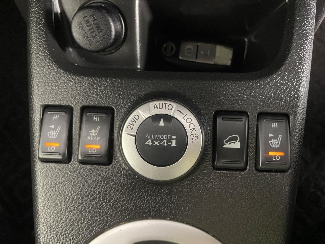 2013 Nissan X-TRAIL 20Xtt 4WD RV/SUV AWD + REVERSING CAMERA + AUTO LIGHT + HEATED SEATS