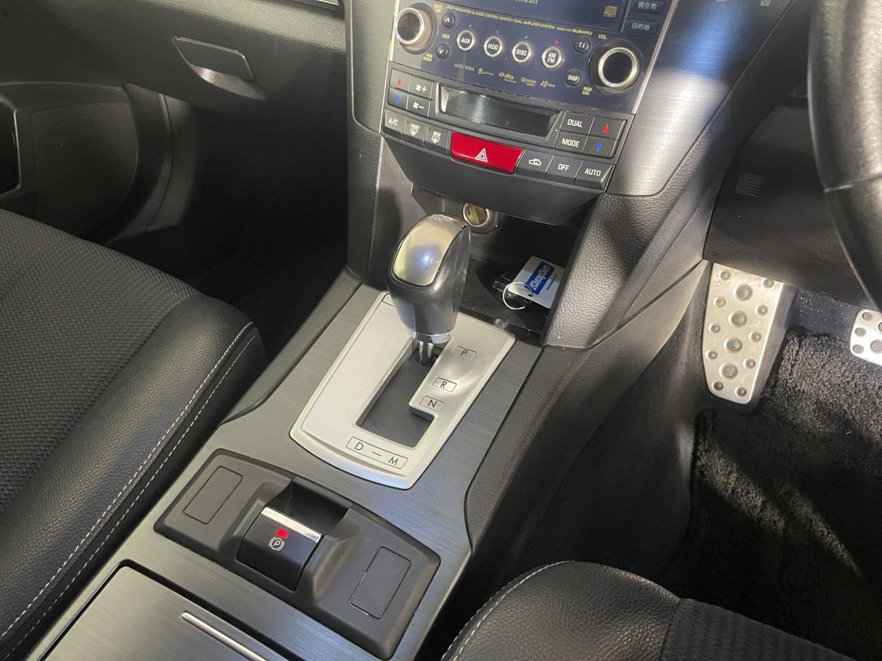 2012 Subaru Outback 2.5i Eyesight Station Wagon AWD + EYE SIGHT SYSTEM + REVERSING CAMERA