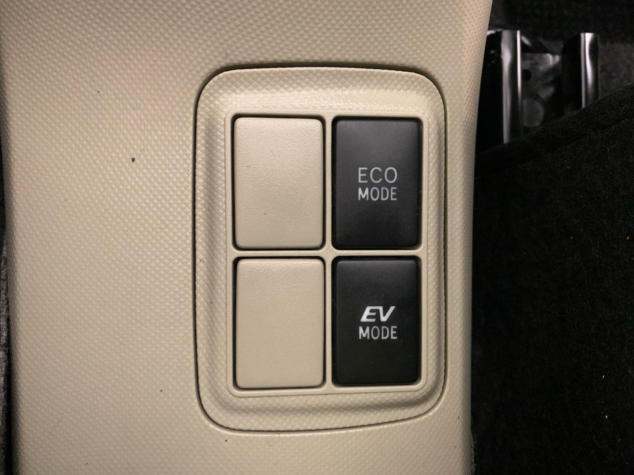 2012 Toyota Aqua S Hatchback PUSH BUTTON START + AUTO LIGHTS