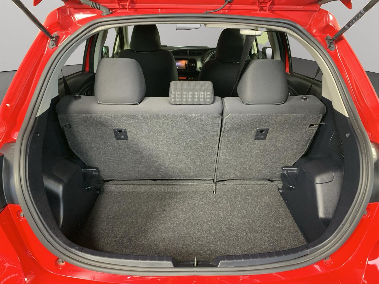 2017 Toyota Vitz Yaris Hybrid F Hatchback SMART KEY + REVERSING CAMERA + AUTO LIGHTS